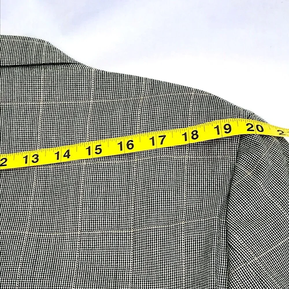 Jos A Bank Signature Sport Coat Silk Wool 44 L Plaid Windowpane Gray Career